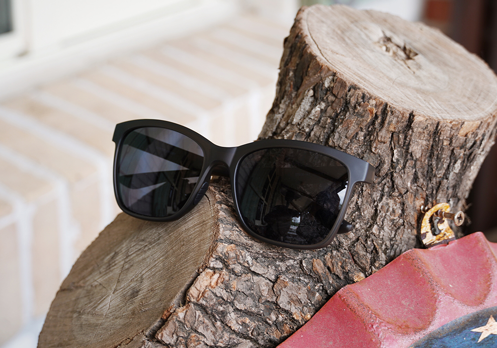 SUPER SPORT | 經典輕巧方框運動太陽眼鏡 | 磨砂黑