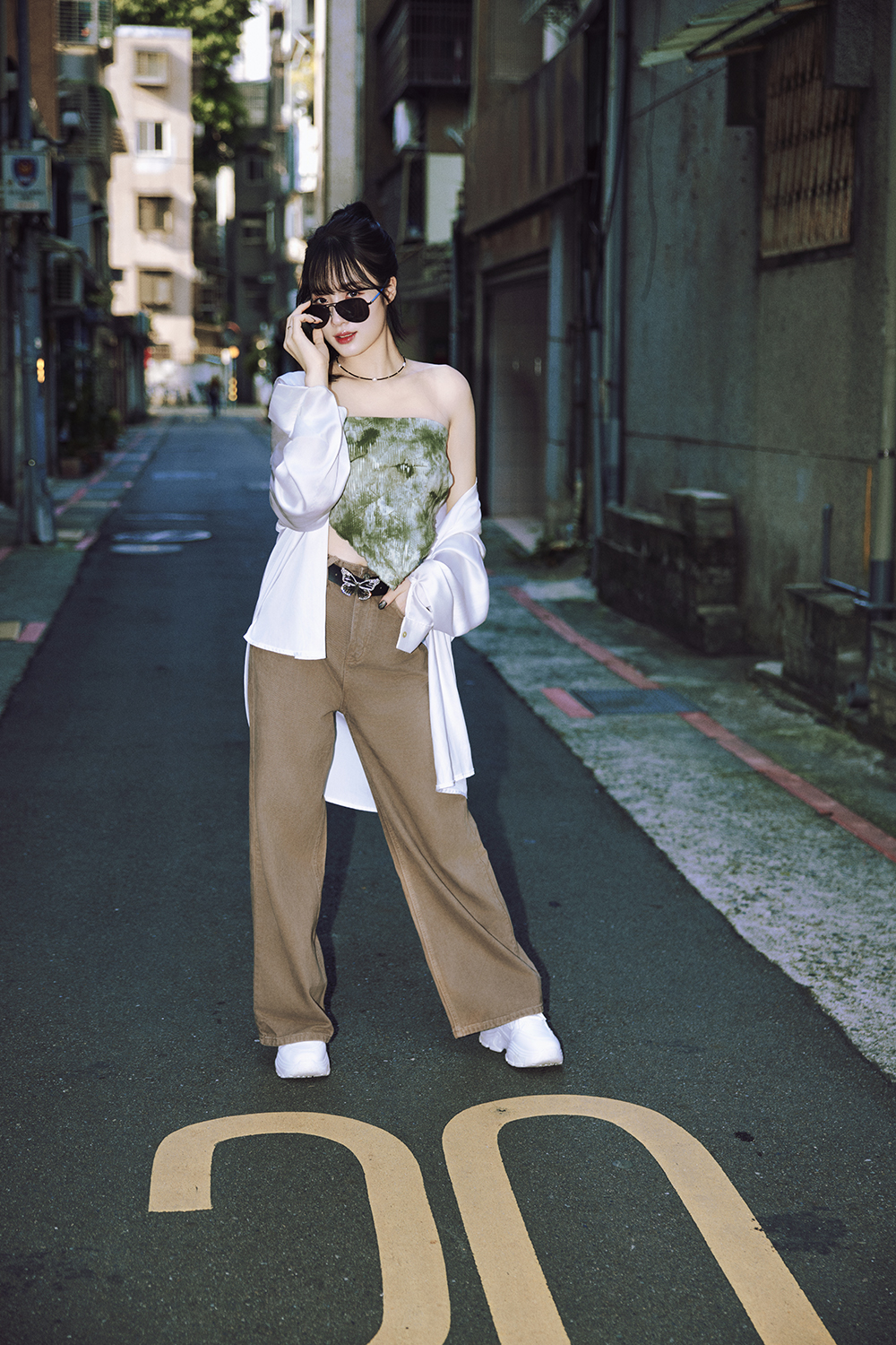 SUPER IDOL | 雙槓風格飛行框太陽眼鏡 | 黑藍撞色