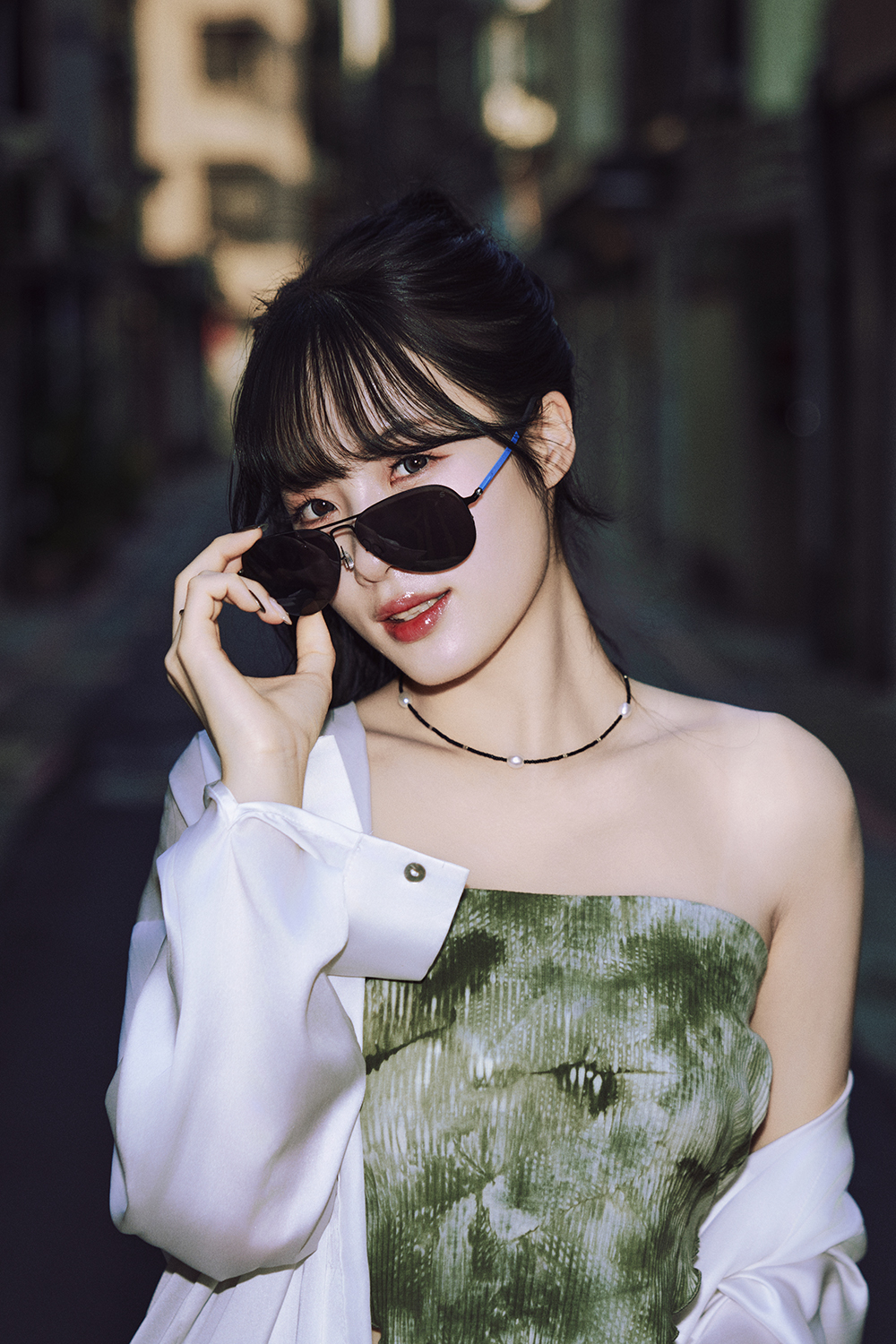 SUPER IDOL | 雙槓風格飛行框太陽眼鏡 | 黑藍撞色