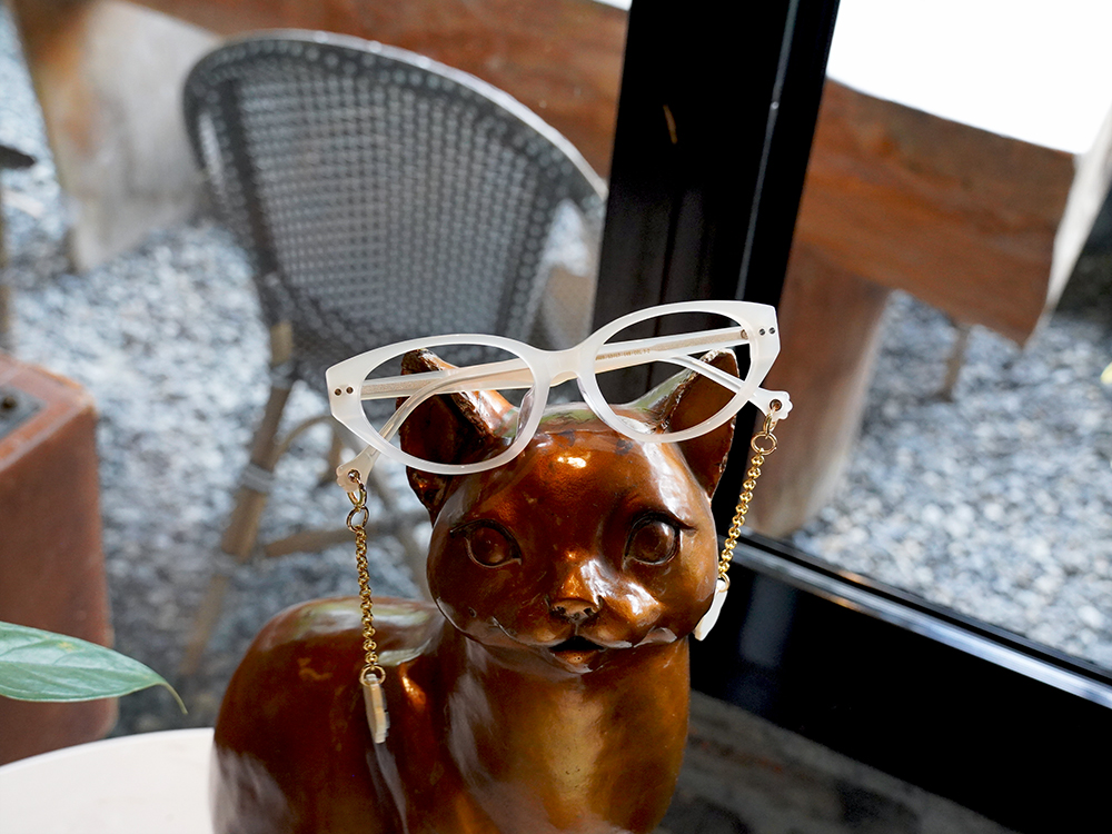 K-DESIGN動物聯萌 | 浮光貓語掛飾 貓眼框眼鏡 | 奶霧白