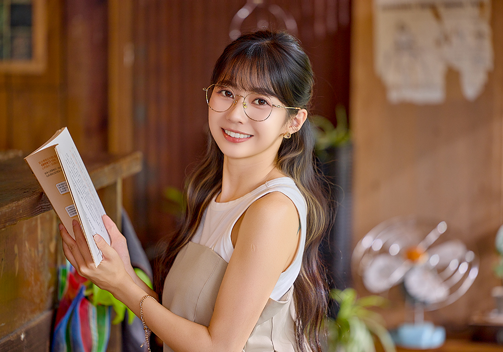 K-DESIGN動物聯萌 | 輕盈貓步 多邊框眼鏡 | 橙花金