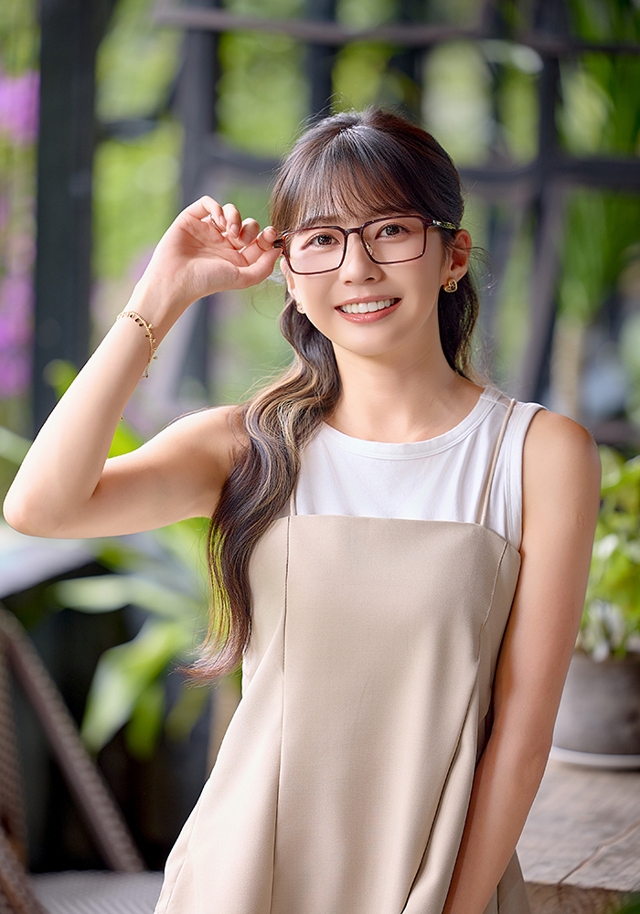 K-DESIGN動物聯萌 | DOOOOG 長方框眼鏡 | 透紅棕