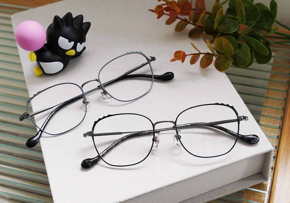 三麗鷗夢幻隊▪︎酷企鵝｜淘氣XO 方框眼鏡｜雪霧灰