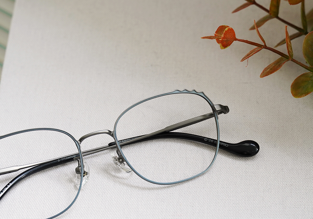 三麗鷗夢幻隊▪︎酷企鵝｜淘氣XO 方框眼鏡｜雪霧灰