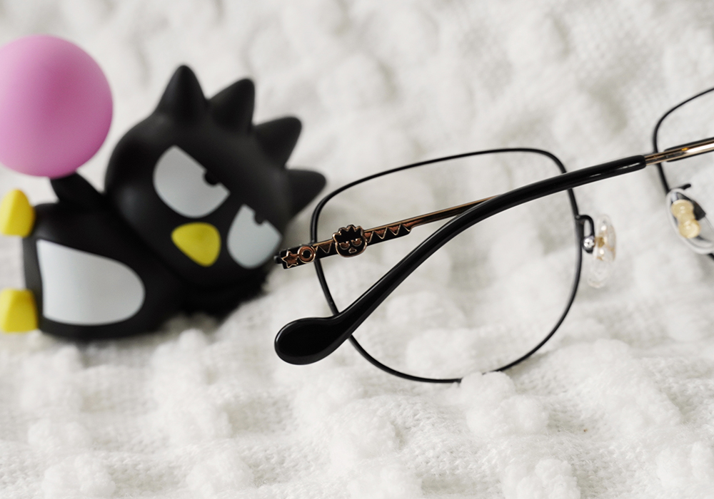 三麗鷗夢幻隊▪︎酷企鵝｜酷帥表情 多邊框眼鏡｜黑X金