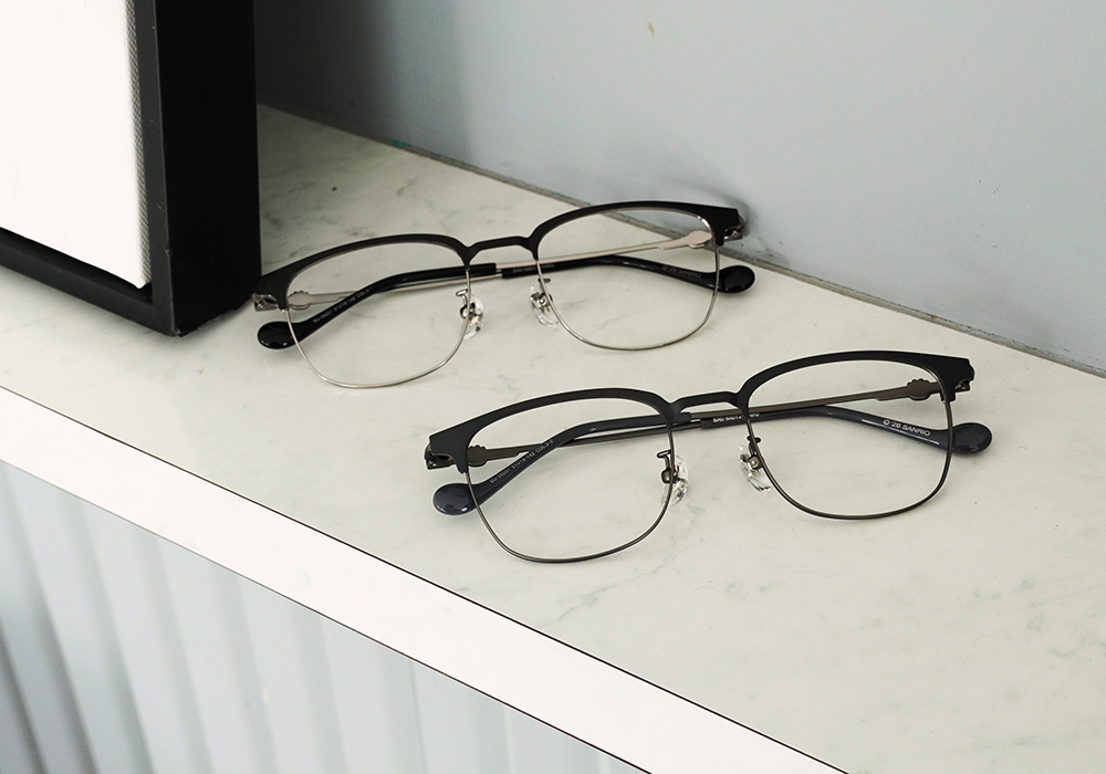 三麗鷗夢幻隊▪︎酷企鵝｜冷酷小招牌 眉框眼鏡｜夜幕灰