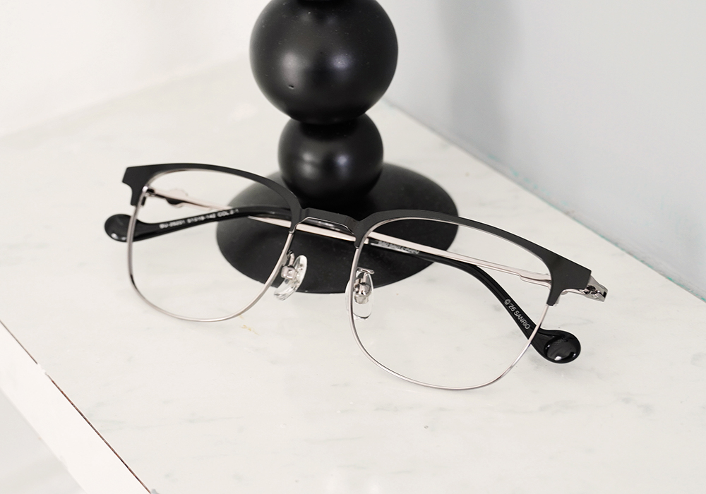 三麗鷗夢幻隊▪︎酷企鵝｜冷酷小招牌 眉框眼鏡｜墨潮黑