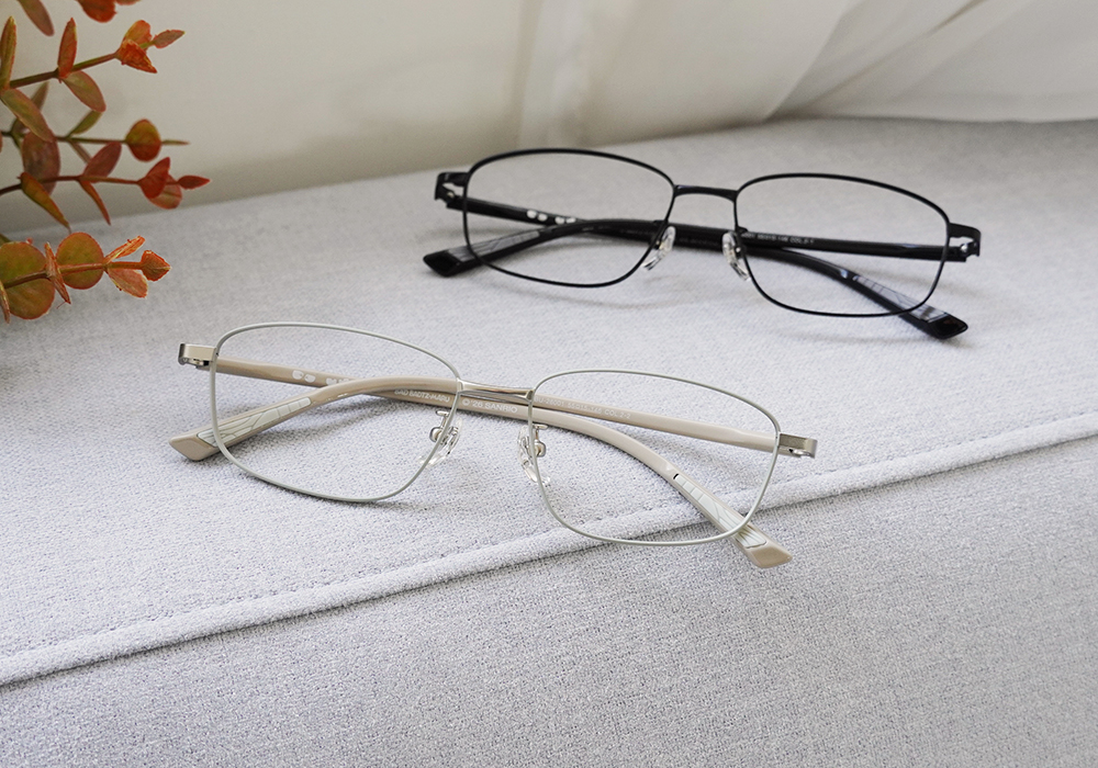 三麗鷗夢幻隊▪︎酷企鵝｜酷式放空 長方框眼鏡｜霧銀灰