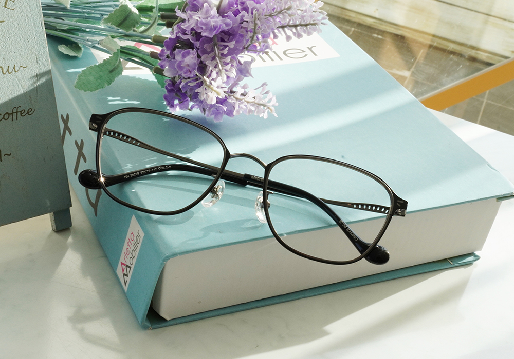 三麗鷗夢幻隊▪︎漢頓｜慵懶魚波紋 方框眼鏡｜冷月黑