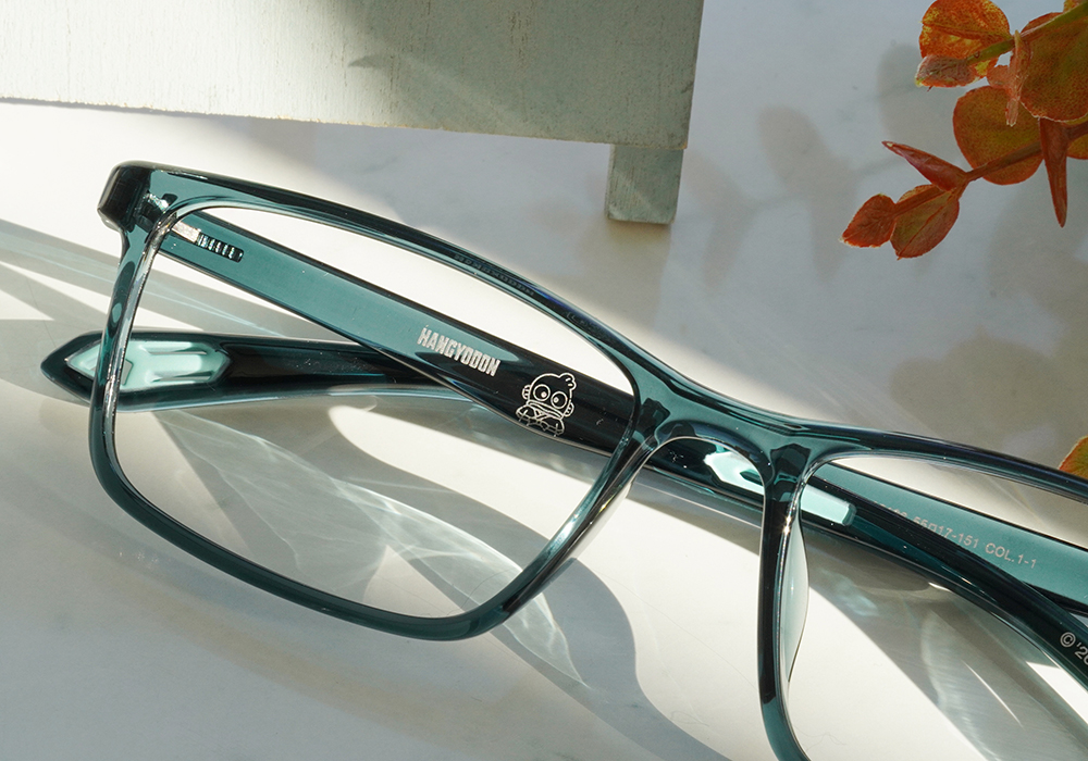 三麗鷗夢幻隊▪︎漢頓｜呆萌出拳 長方框眼鏡｜湖水藍