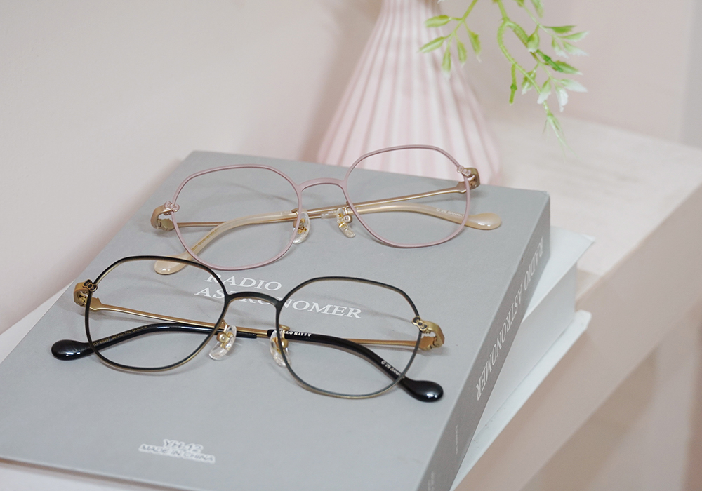 三麗鷗夢幻隊▪︎HELLO KITTY｜蘋果樂園 多邊框眼鏡｜浮光灰X金