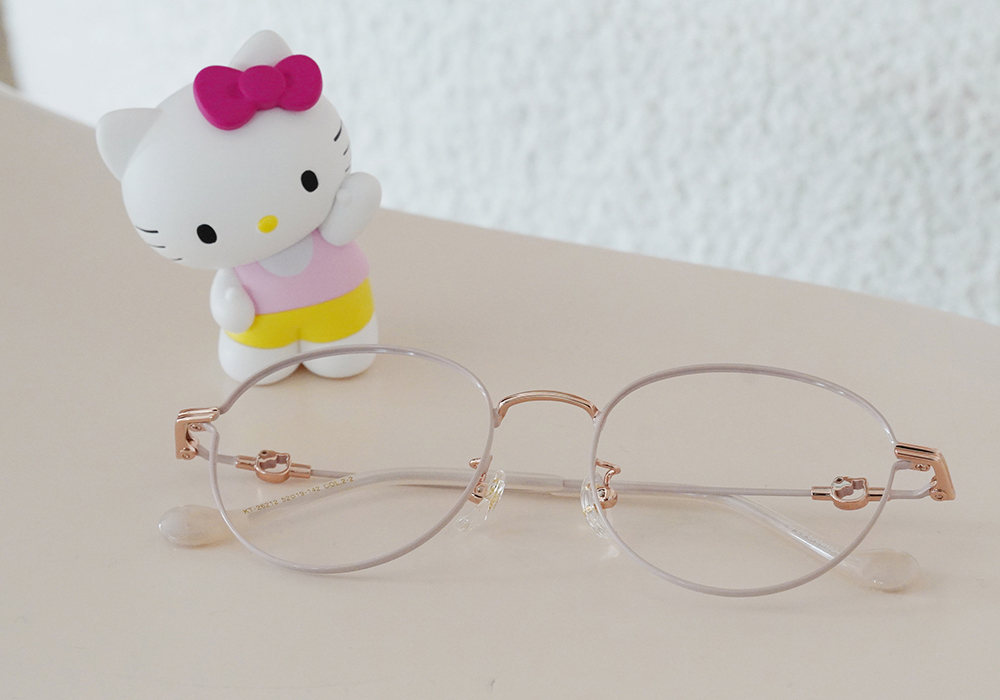 三麗鷗夢幻隊▪︎HELLO KITTY｜心動簍空樣 圓框眼鏡｜奶杏粉